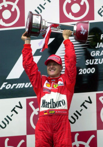 Schumacher sul podio dopo la vittoria nel GP del Giappone 