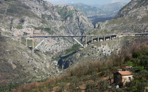 Il viadotto Platano che segna il confine Campania-Basilicata
