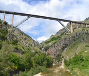 Il viadotto Platano tra Romagnano al M. e Vietri di Potenza