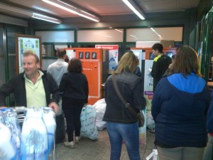 In fila a Potenza per conferire negli eco compattatori al Carrefour ed Eurospin