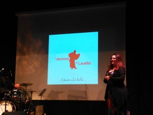 Lucilla Falcone presenta il logo del Domino